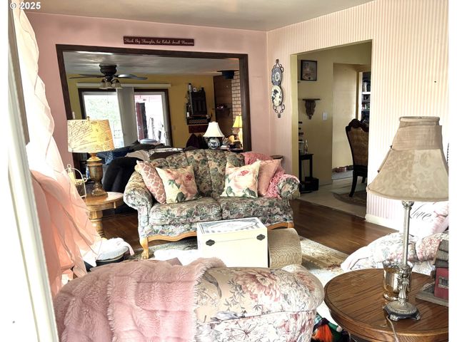 150 BUENA VISTA Ln, Roseburg, OR 97471