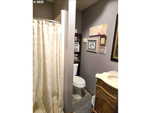 150 BUENA VISTA Ln, Roseburg, OR 97471