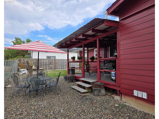 150 BUENA VISTA Ln, Roseburg, OR 97471