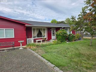 150 BUENA VISTA Ln, Roseburg, OR 97471