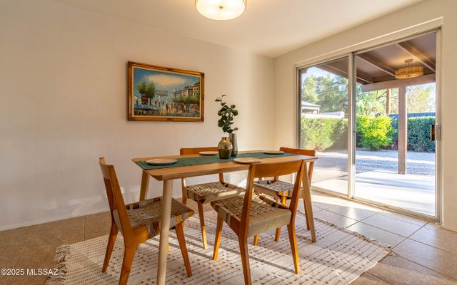 7426 E Montecito Drive, Tucson, AZ 85710