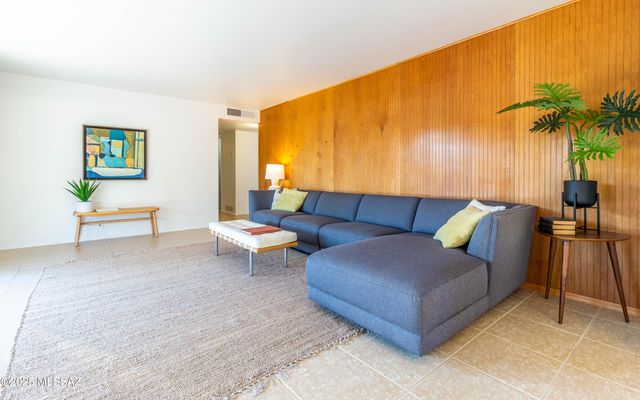 7426 E Montecito Drive, Tucson, AZ 85710