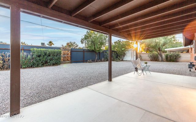 7426 E Montecito Drive, Tucson, AZ 85710