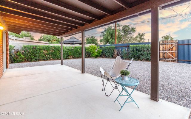 7426 E Montecito Drive, Tucson, AZ 85710