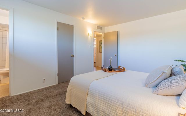 7426 E Montecito Drive, Tucson, AZ 85710