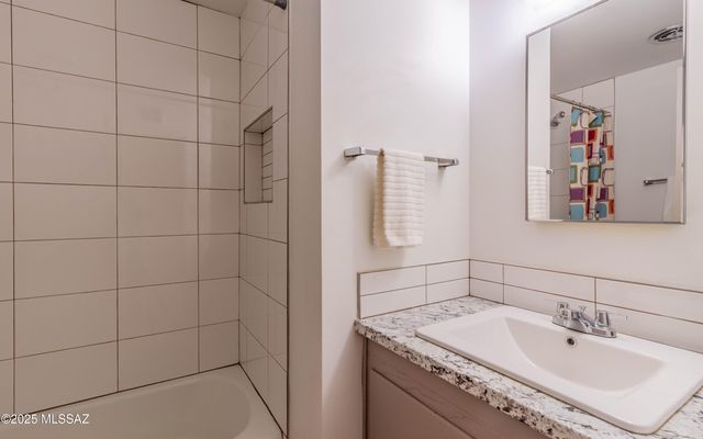 7426 E Montecito Drive, Tucson, AZ 85710