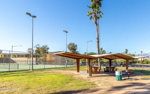 7426 E Montecito Drive, Tucson, AZ 85710