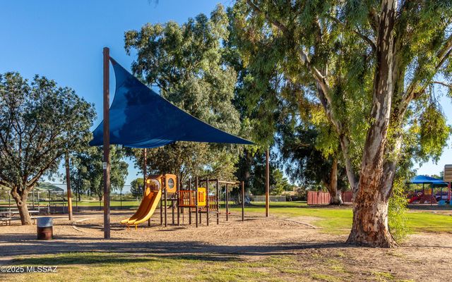 7426 E Montecito Drive, Tucson, AZ 85710