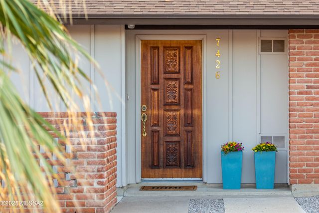 7426 E Montecito Drive, Tucson, AZ 85710