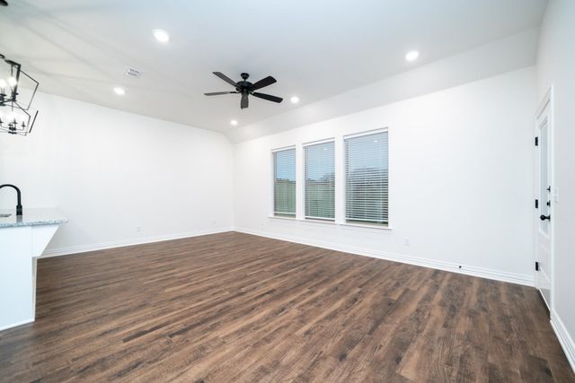 1429 Page Valley Cir, Longview, TX 75601