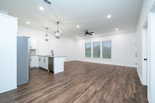 1429 Page Valley Cir, Longview, TX 75601