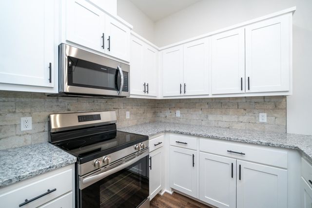 1429 Page Valley Cir, Longview, TX 75601