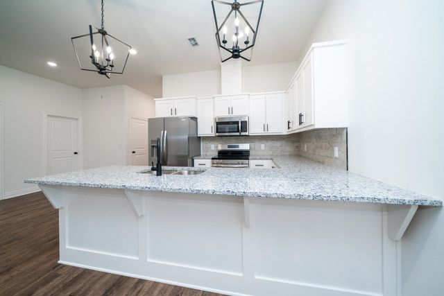 1429 Page Valley Cir, Longview, TX 75601