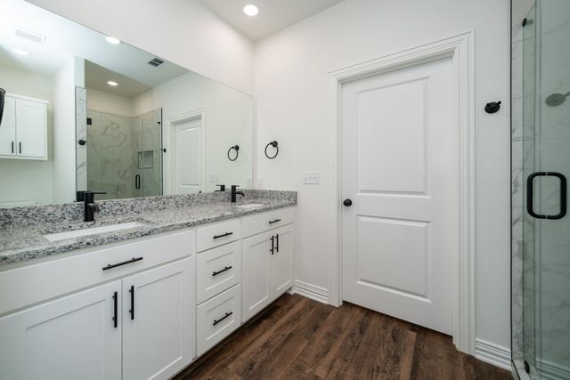 1429 Page Valley Cir, Longview, TX 75601