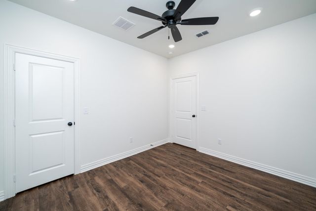 1429 Page Valley Cir, Longview, TX 75601