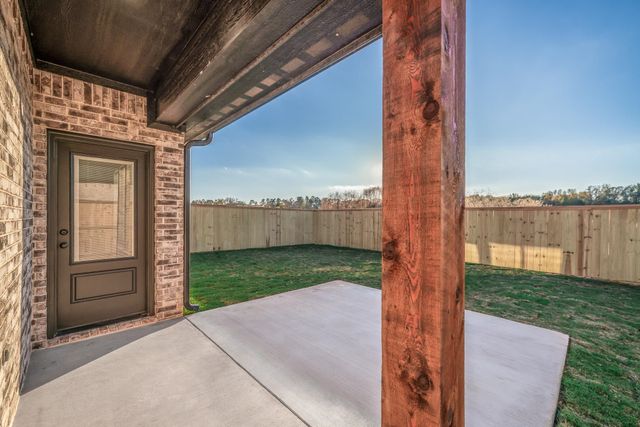 1429 Page Valley Cir, Longview, TX 75601