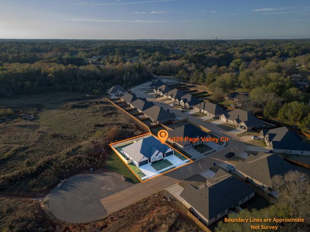 1429 Page Valley Cir, Longview, TX 75601