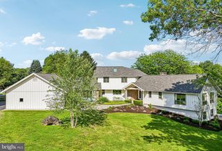 989 DELCHESTER RD, Newtown Square, PA 19073
