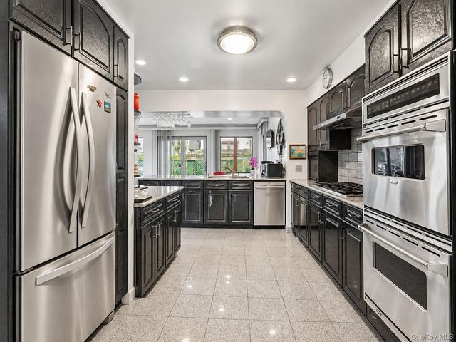 172-03 35th Avenue, Flushing, NY 11358