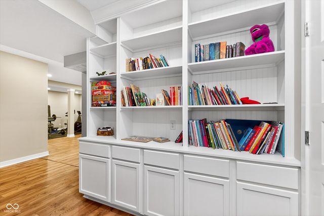 9940 Delmore Drive, Fishers, IN 46040