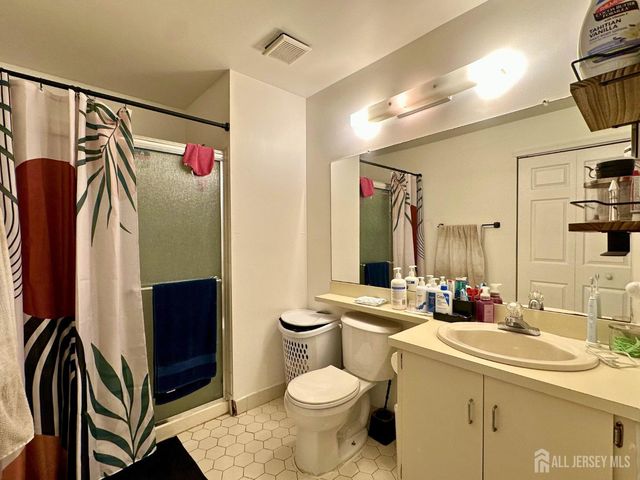 488 Witney Court, North Brunswick, NJ 08902
