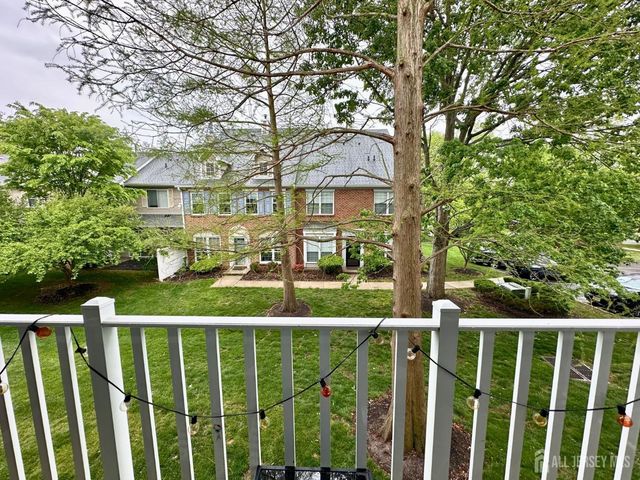 488 Witney Court, North Brunswick, NJ 08902