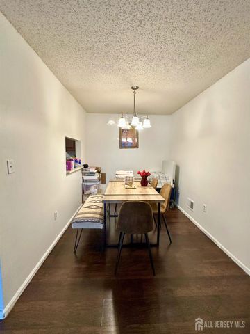 488 Witney Court, North Brunswick, NJ 08902