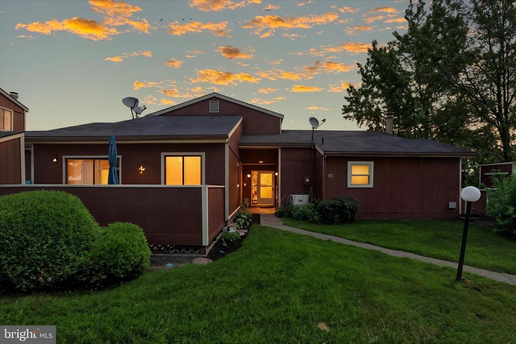 843 LOUISE CT, Enola, PA 17025