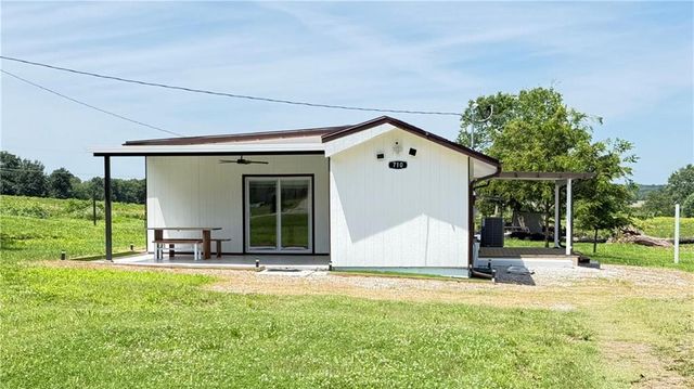 710 Elliott Street, Buckner, MO 64016