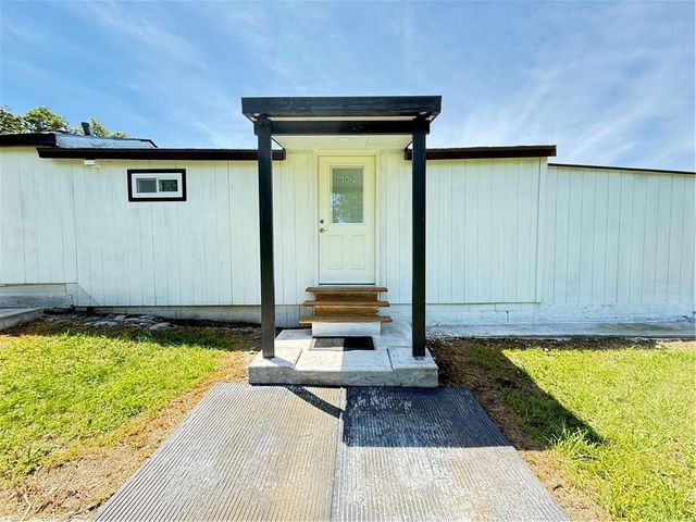 710 Elliott Street, Buckner, MO 64016