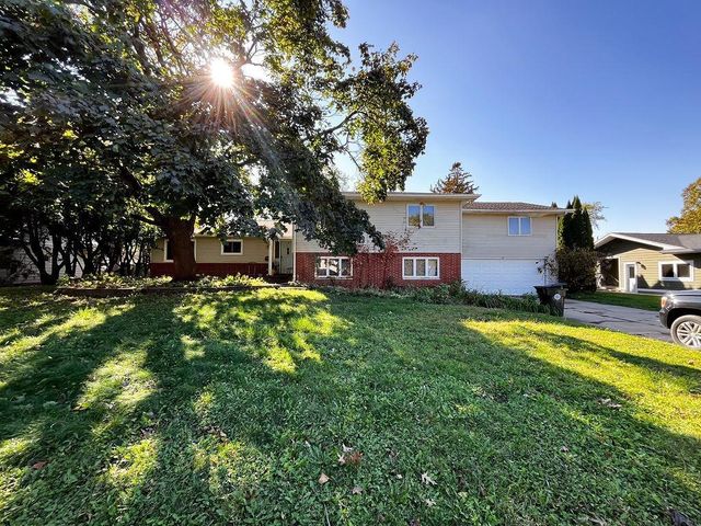 1037 Rachael Street, Waterloo, IA 50701