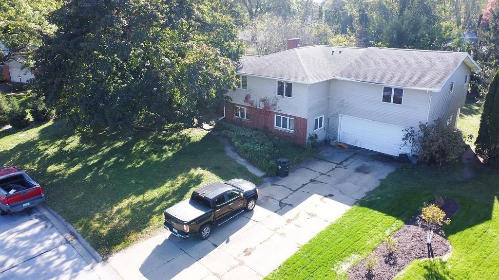 1037 Rachael Street, Waterloo, IA 50701
