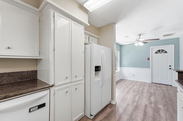 602 Briarclift Lane, Baytown, TX 77521