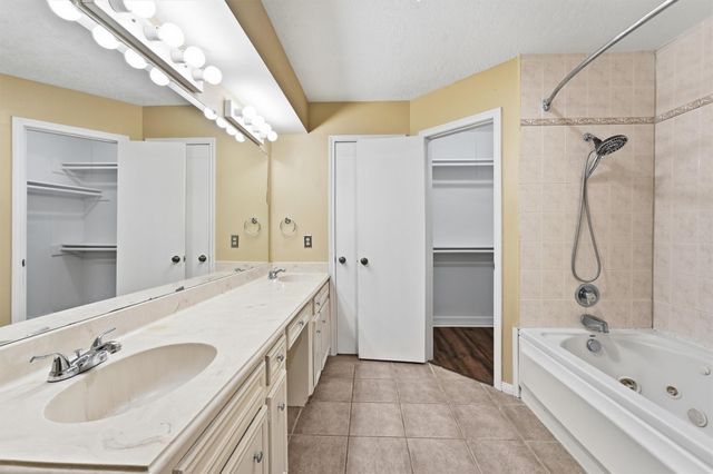 602 Briarclift Lane, Baytown, TX 77521