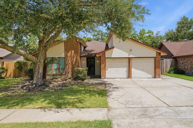 602 Briarclift Lane, Baytown, TX 77521