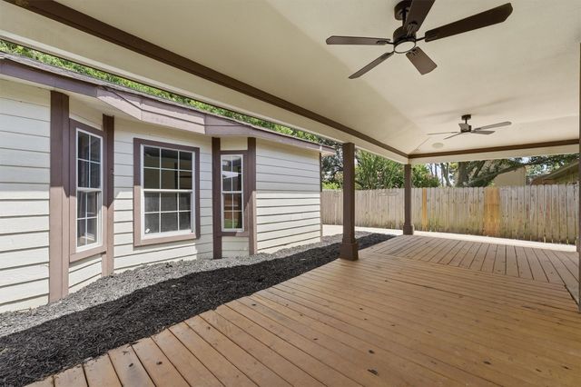 602 Briarclift Lane, Baytown, TX 77521