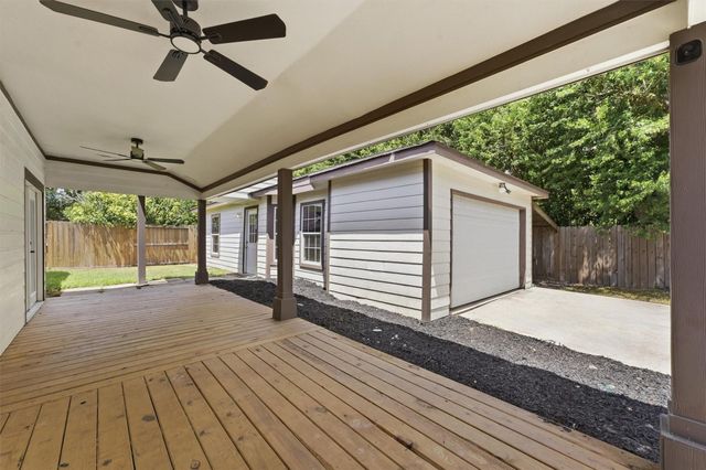 602 Briarclift Lane, Baytown, TX 77521