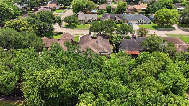 602 Briarclift Lane, Baytown, TX 77521