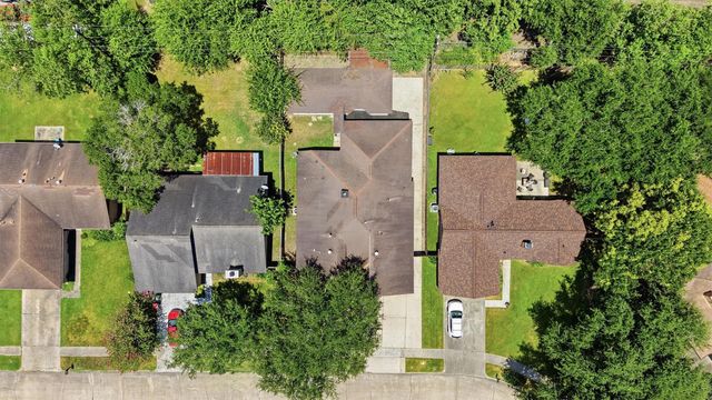 602 Briarclift Lane, Baytown, TX 77521