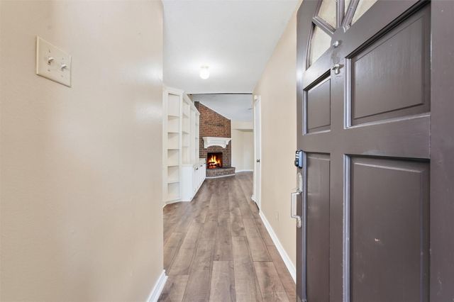602 Briarclift Lane, Baytown, TX 77521