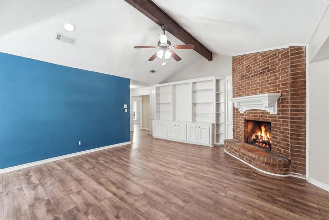 602 Briarclift Lane, Baytown, TX 77521
