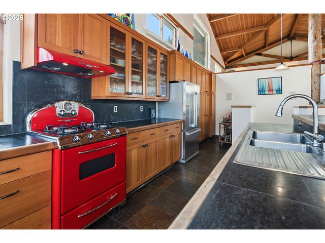 13537 FIELDING Rd, Lake Oswego, OR 97034