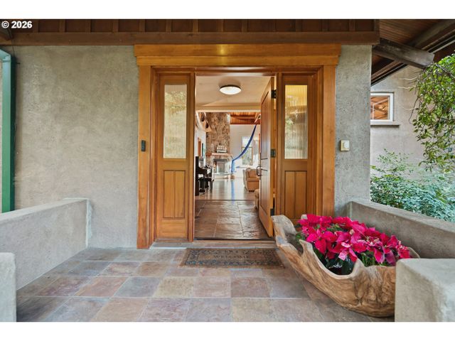 13537 FIELDING Rd, Lake Oswego, OR 97034