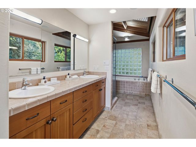 13537 FIELDING Rd, Lake Oswego, OR 97034