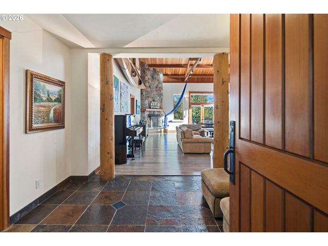 13537 FIELDING Rd, Lake Oswego, OR 97034