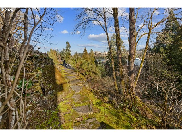 13537 FIELDING Rd, Lake Oswego, OR 97034