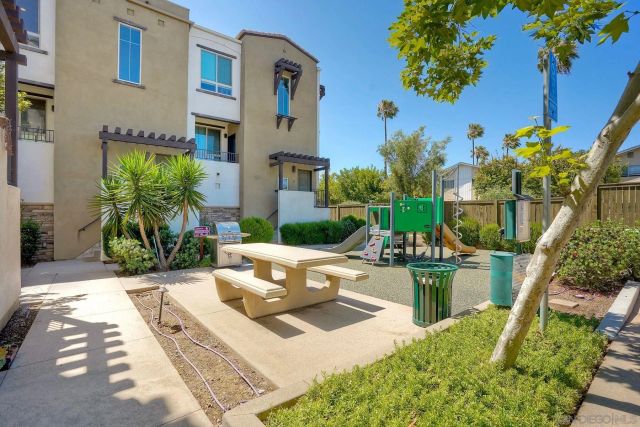 8850 Olive Ln 7, Santee, CA 92071