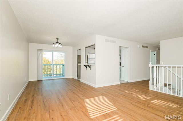 28 Trade Winds Drive, St Peters, MO 63376