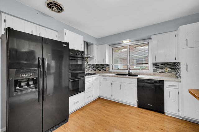212 Timrick Drive, Munster, IN 46321