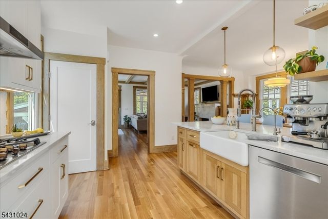 36 Salter Pl, Maplewood Twp., NJ 07040